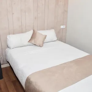 Cade Hotel